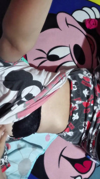 This Young Colombian Girl Gets Every Last Drop of Milk Out