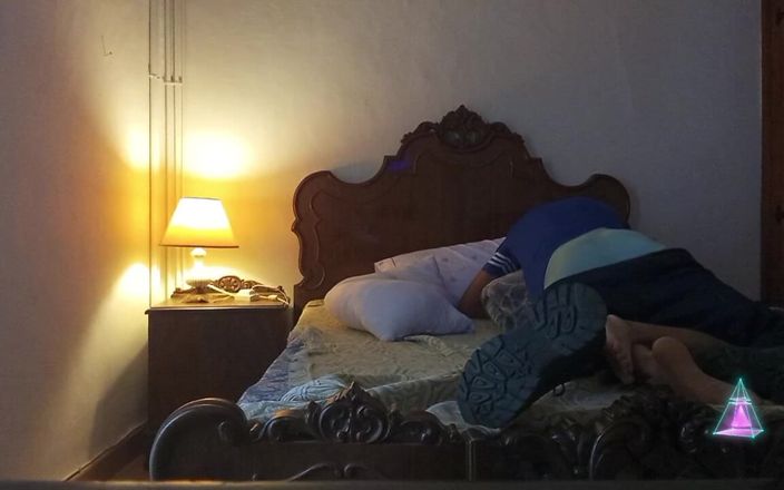 Amadeus studio: İşe gitmeden önce iş arkadaşımı hamile bırakıyorum