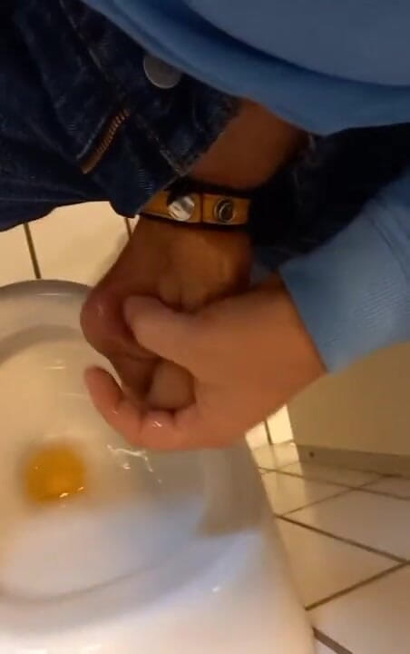 Pissgay: trochę sikania