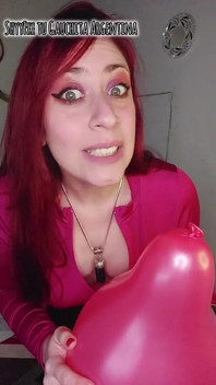 ¡Tu novia descubre tu fetiche con globos y te castiga con una sesión dura!