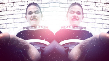 Goddess Misha Goldy: Мій член більший за твій! До біса розум! Лижи мої яйця суки, поки я дрочу це!