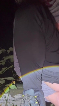 Melancap dengan Flesh Light di dalam hutan