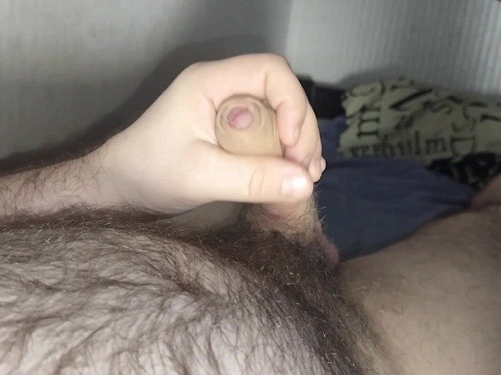 Uhri: 침대에서 자위하고 있어