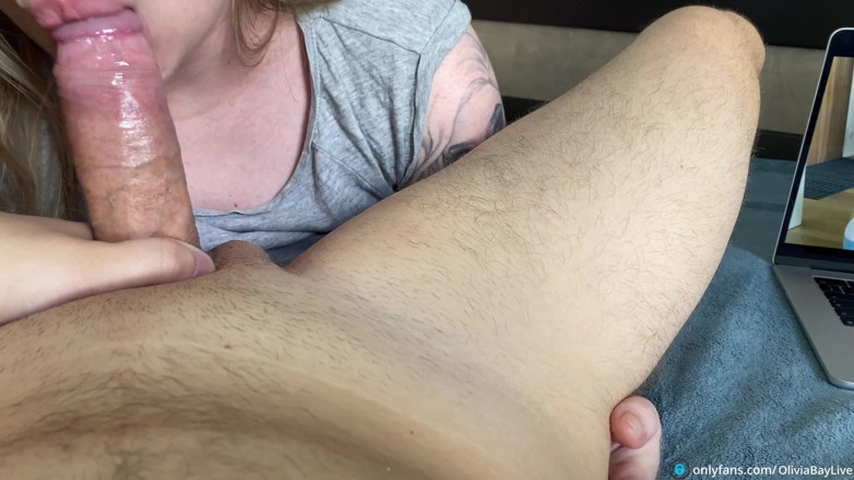 Olivia Bay: Üvey erkek kardeş üvey kız kardeşi ve onunla sikişirken porno izliyor...