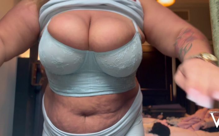 Veronica Jasmine: Obří MILFka máchá tlustými prsy a hraje si sama se...