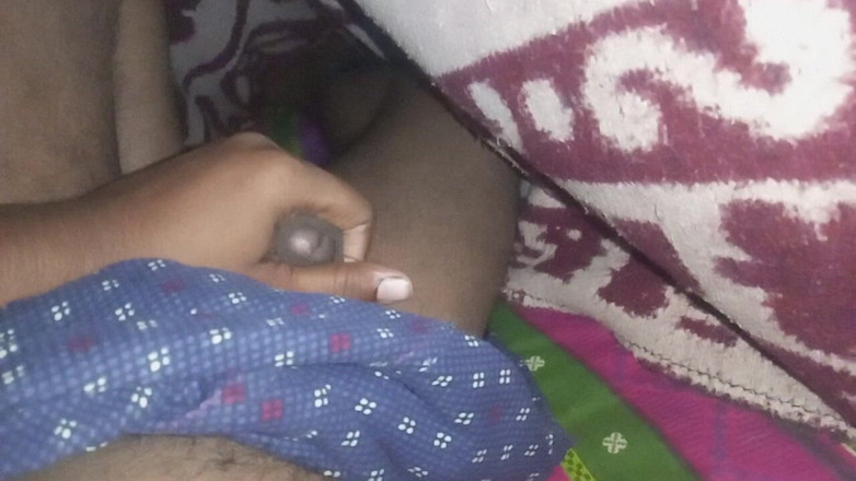 Sweet Indian cock: भारतीय समलैंगिक लड़का आउटडोर मास्टरबेट