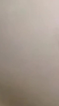 当没有人在家时，出乎意料地操了我的继妹紧致的处女阴户