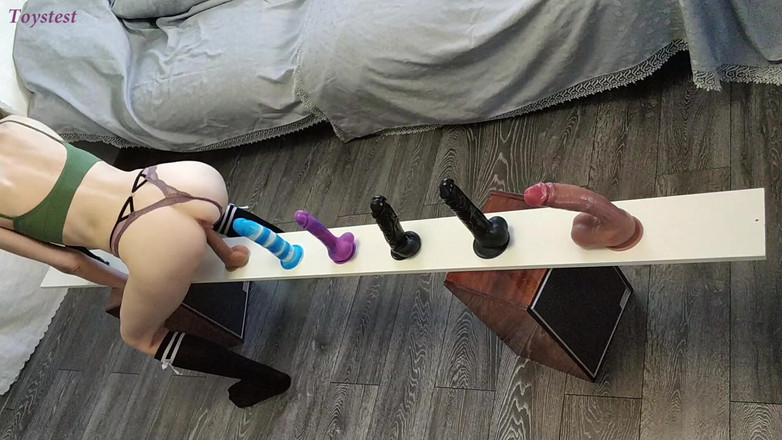 Toystest: Cabaran ujian dildo. Yang Mana Yang Akan Terbaik?