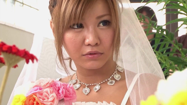 Watch Dirty Movies: La mariée fait un gangbang avant son mariage