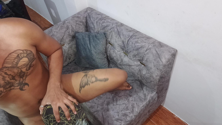 Foxxx_paulo: 彼はチンコを取りに来て、結局それを渡した