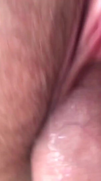 Fanculo la figa. Piscio e sborrata dentro. Primo piano. Strano. POV