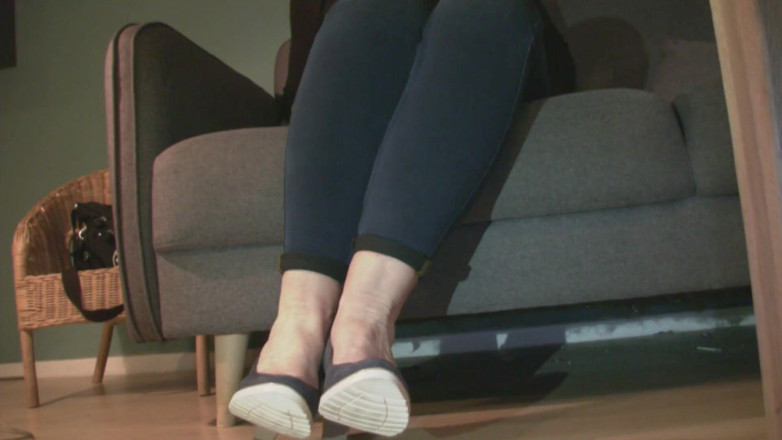 MisS Angel: Sitting on the couch, blue jeans