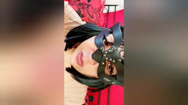 savannahamatoriale: Arroto fetiche com máscara de couro