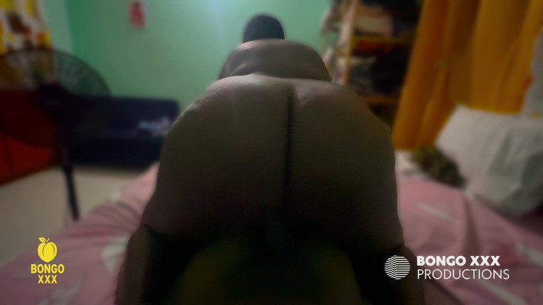 BongoXXX: 후 교회: 오늘 나를 열심히 따먹으려고 하는 발정난 거유 엉덩이 미시 엄마.