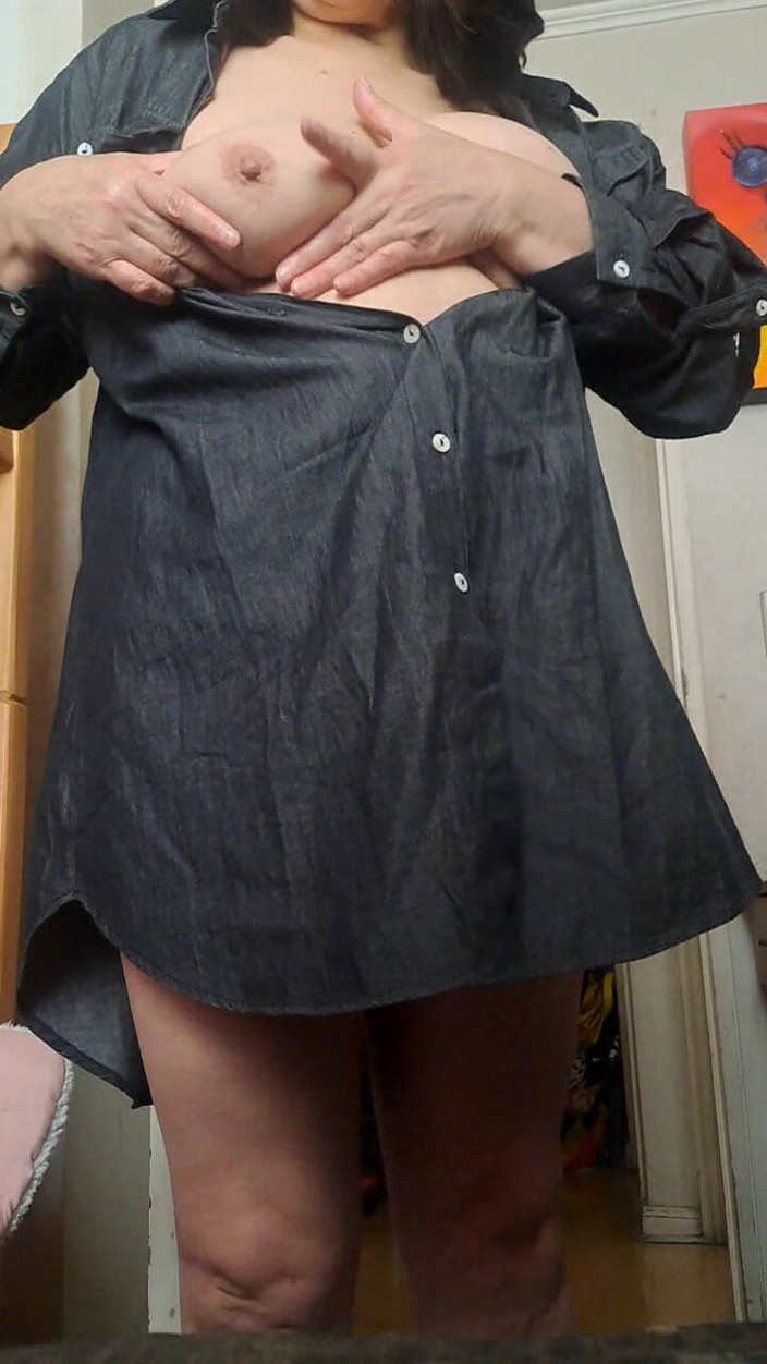 Mommy big hairy pussy: Můj nevlastní syn se zapne tím, že vidí mé chlupaté, zralé...