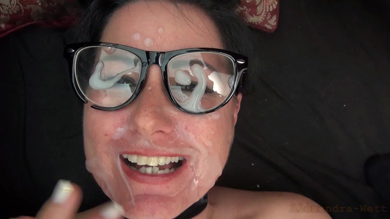 Alexandra Wett: Perverse Mouth Splashes!