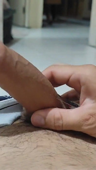 ถึงจุดสุดยอดหลายครั้งในการนวดลึงค์ด้วยตนเอง