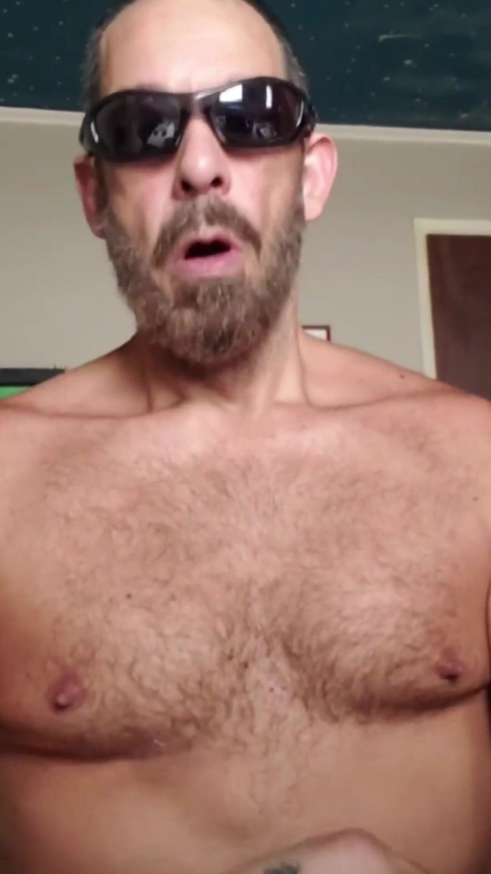 BBIG: Alfa svalnatá chlupatá prsa