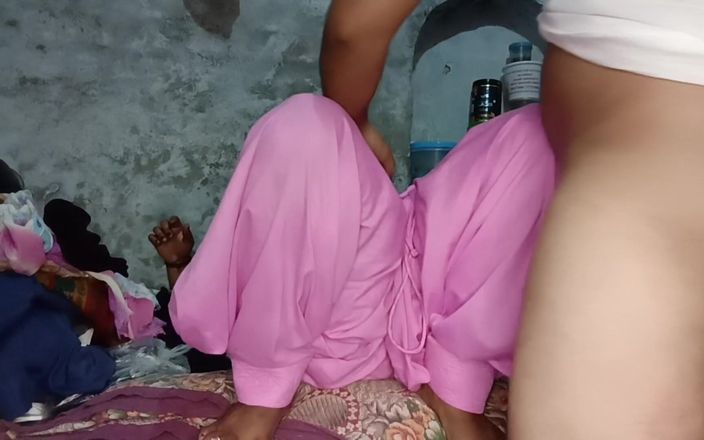 Yourgeeta8899: Desi Indian Bhabhi Fucked Hard in Suit with Clear Hindi...