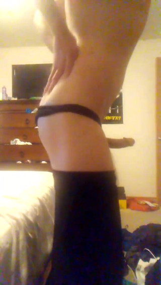 8inmanskny: Sexy bedroom strip