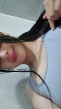 Yulieth Reveals Fierce Big Tits Temptation