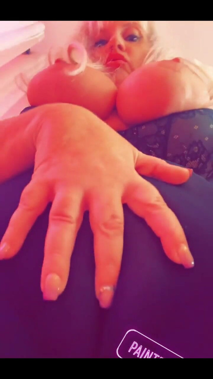 PaintedRose Taboo Femdom Fetish MILF: Pantyhose dan Cameltoes