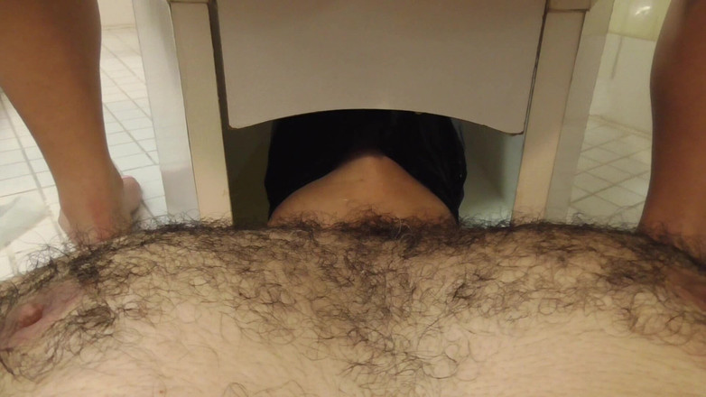 Femdom Austria: 女王与金色淋浴 第二部分