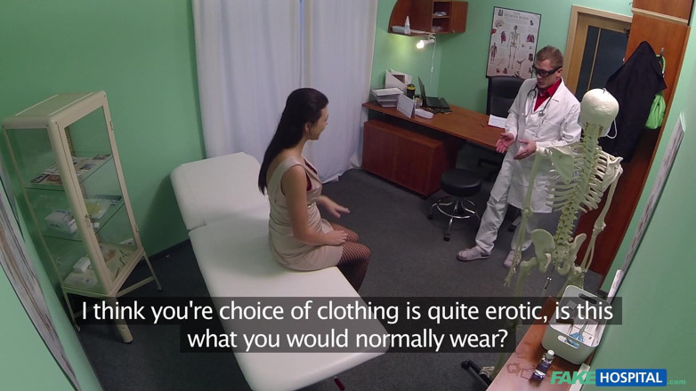 Fake Hospital: Mladá macecha si vezme do zadku teplouš