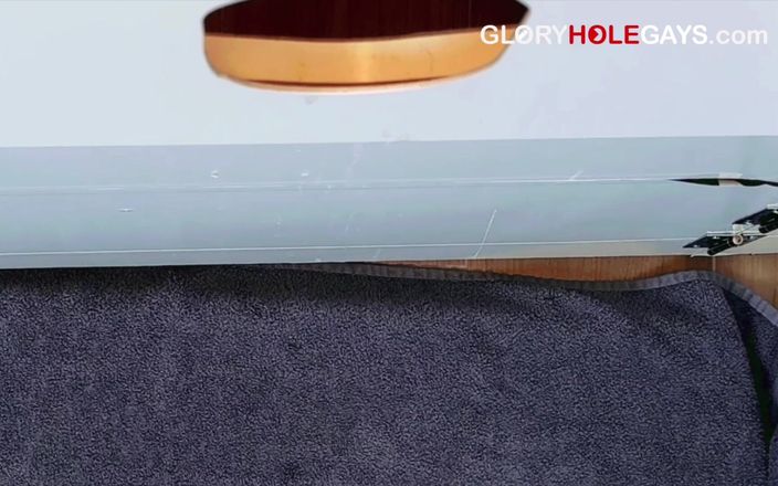 GLORYHOLEGAYS: 배고픈 아빠는 나를 열심히 따먹고 느리게 - 그 다음에 일어난 일은 야생이었다