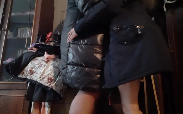 Lesbian-candys: Two Students in Down Jackets Were Late for University Because...