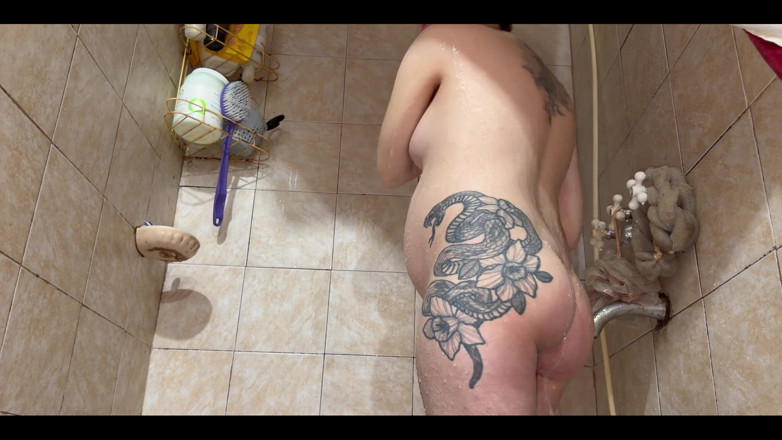 RavenHearth666VIP: Zwangere harige genietend van haar dagelijkse douche