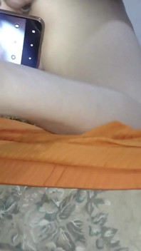 남편을 떠나 친구를 따먹는 걸 좋아하는 유부녀