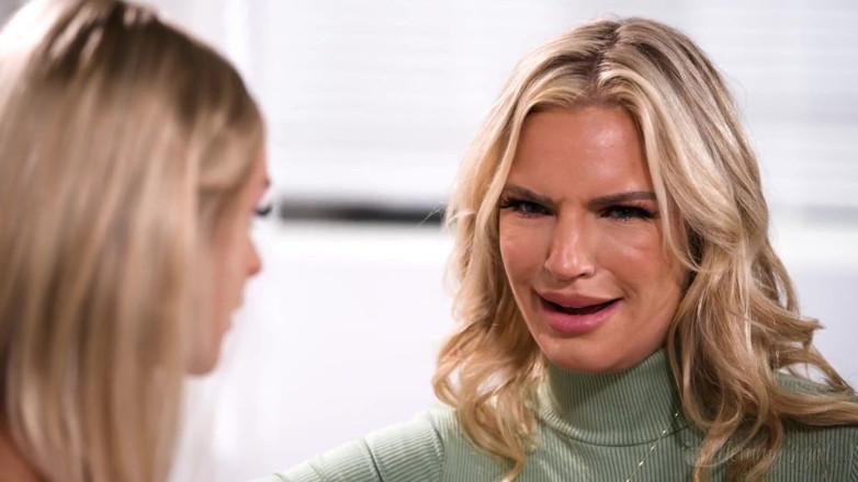 Mommy's Girl: Stiefmama's meisje - MILF Rachael Cavalli wordt opgewonden door de sensuele...