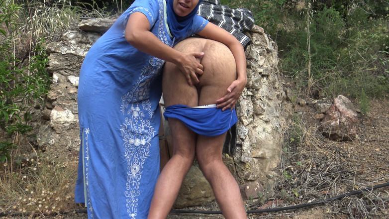 Souzan Halabi: Arabic Granny Has Outdoor Anal Sex with Submissive Boy