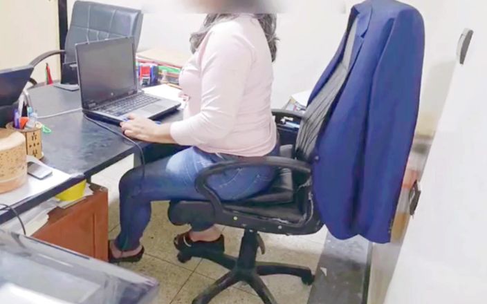 BBW LATINA: Eu finalmente consegui que minha colega de trabalho me fodesse...