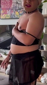Sissy-nippel- und Arschtraining mit Auspeitschen, Paddel, Klemmen