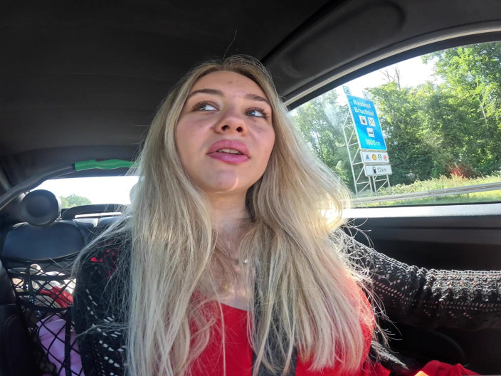 Queen_of_BDSM: Stăpâna se pișă!
