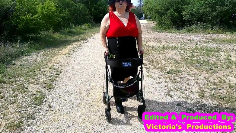 BBW nurse Vicki adventures with friends: Sexy Nurse Vicki Walks in Park Flashing and Teasing You