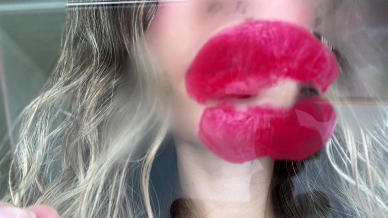 Rarible Diamond: Smyslný červený polibek