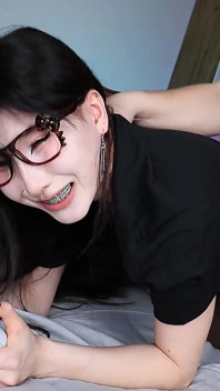 Jucătoare japoneză minionă primul anal și ejaculare facială - Ahegao geme