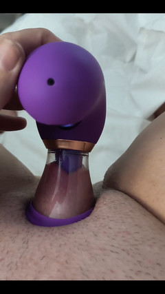 TheKinkyPwrLftr: Mi ha detto di registrarmi mentre controllavano il mio giocattolo...
