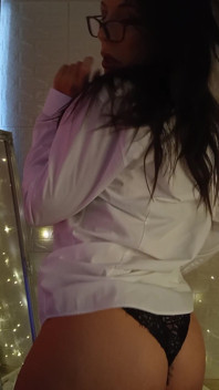 MILF masturbándose