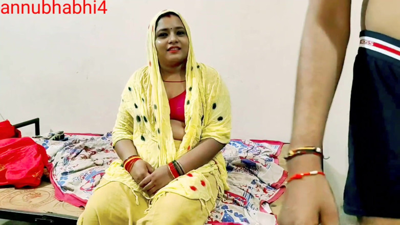 Annubhabhi4: Desi Bhabhi sousedova chlapce