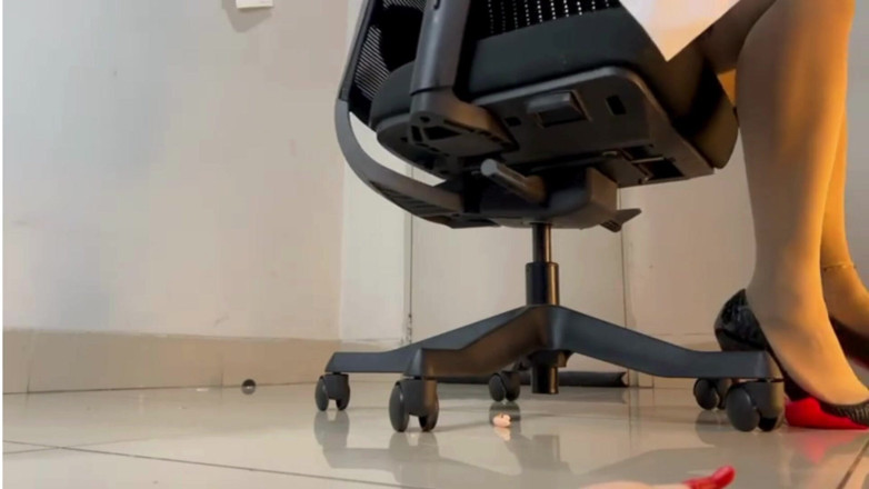 Maeling: Tiny Bimbo Brat Crushed and Stomped at Work - Ignorant Giant