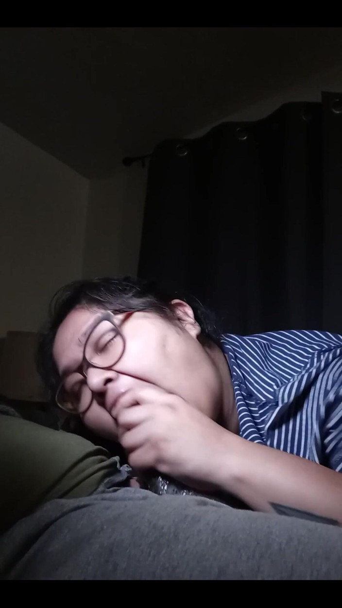 DeesDeepThroat: Même vidéo. Pas de coupures. Version du téléphone uniquement