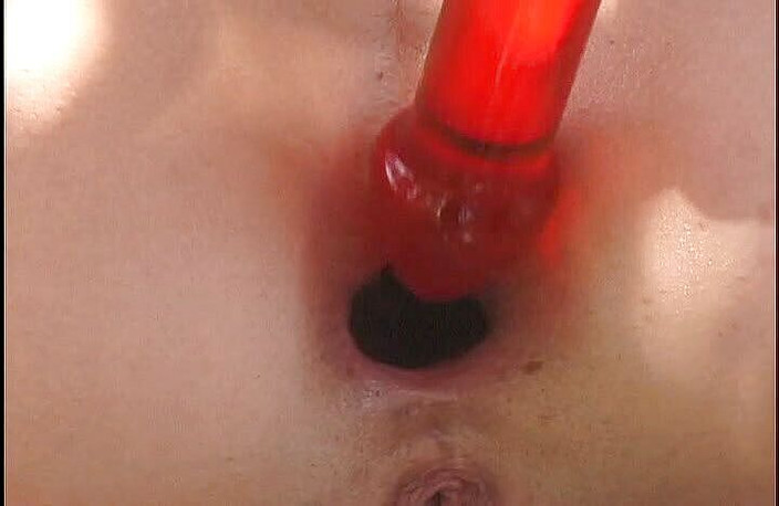 Perfect Porno: Drobná sousedka je ošukaná do zadku a kouření má gangbang