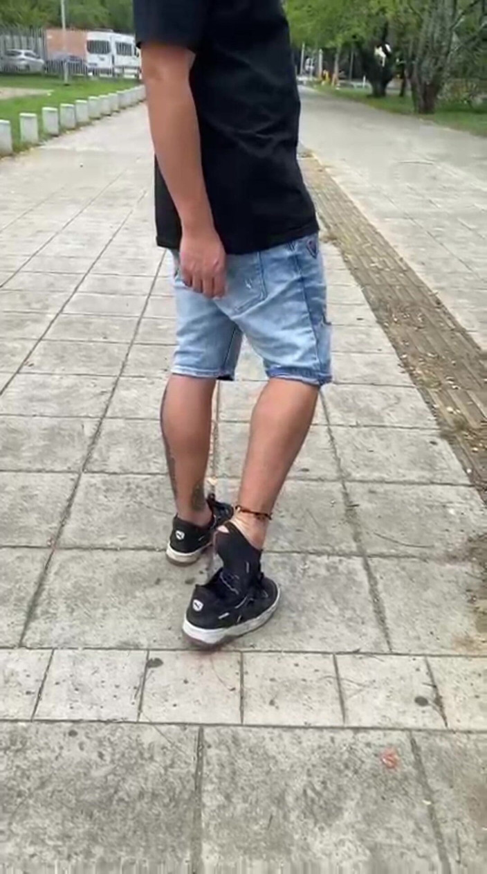 Mr Feet Colombia: Deixei você aproveitar minhas meias suadas e rasgadas de tanto...