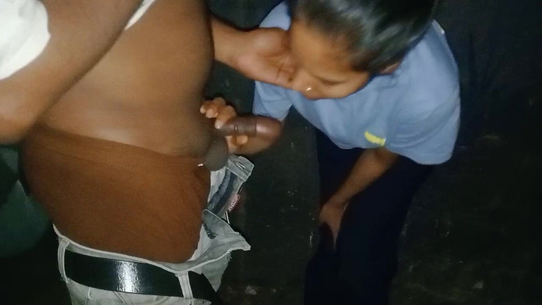 NikiRathod: Пестощі пальцями, поцілунки за вантажівкою з Divya - серія мінетів