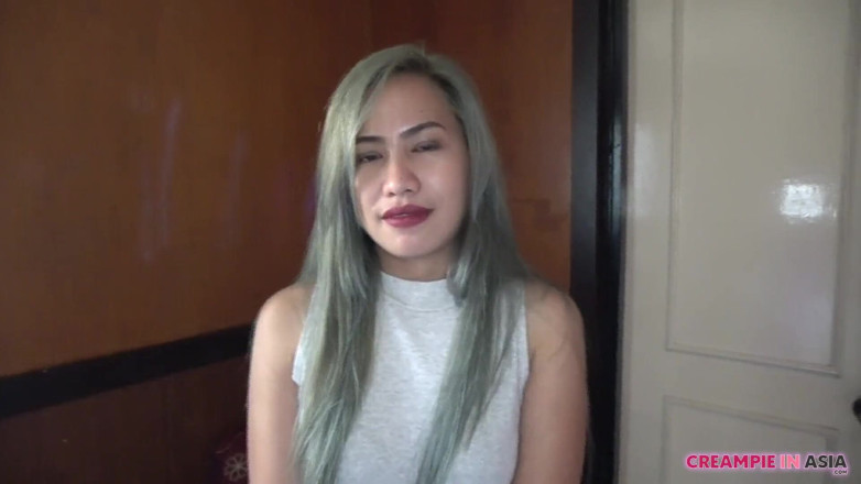 Creampie In Asia: A beautiful young girl was fucked an old man (50's). She...