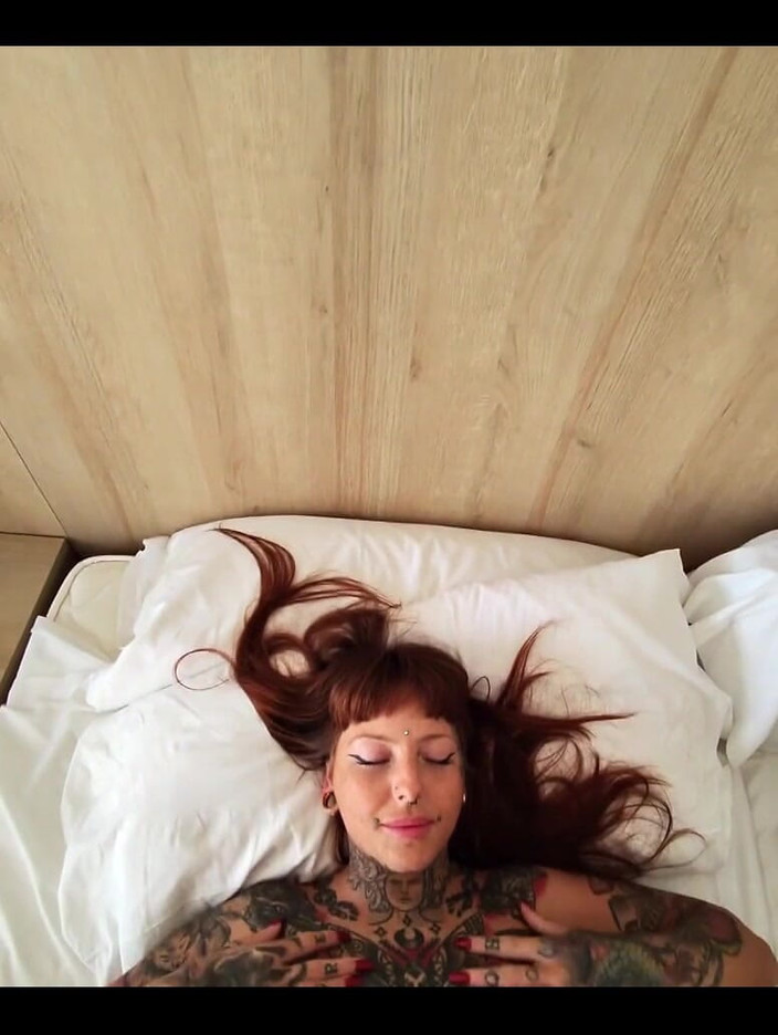 Only Owain: Dovolená Prsa výstřiky!